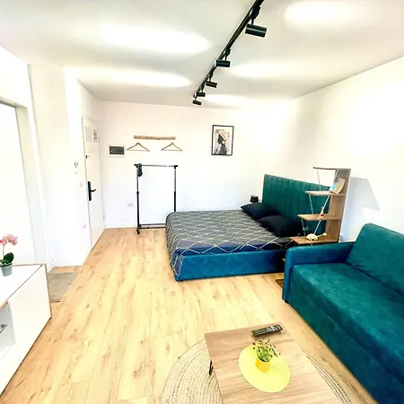 1, Apartament Tirana