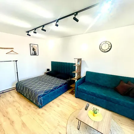 1, Apartamento Tirana